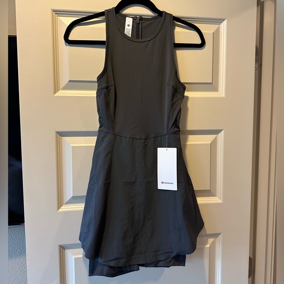 Lululemon Nulux Running Dress 8” in Graphite Gray - Picture 6 of 13